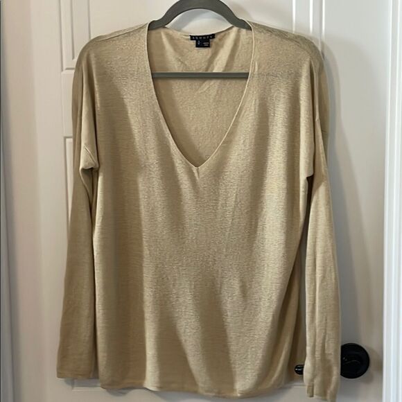 Theory Cream V-Neck Sweater Relaxed Fit - Picture 1 of 5